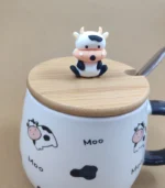 ماگ سرامیکی اعلا طرح گاو ( درب بامبو ) - فراکالا - Premium ceramic mug with cow design (bamboo lid)