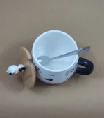 ماگ سرامیکی اعلا طرح گاو ( درب بامبو ) - فراکالا - Premium ceramic mug with cow design (bamboo lid)